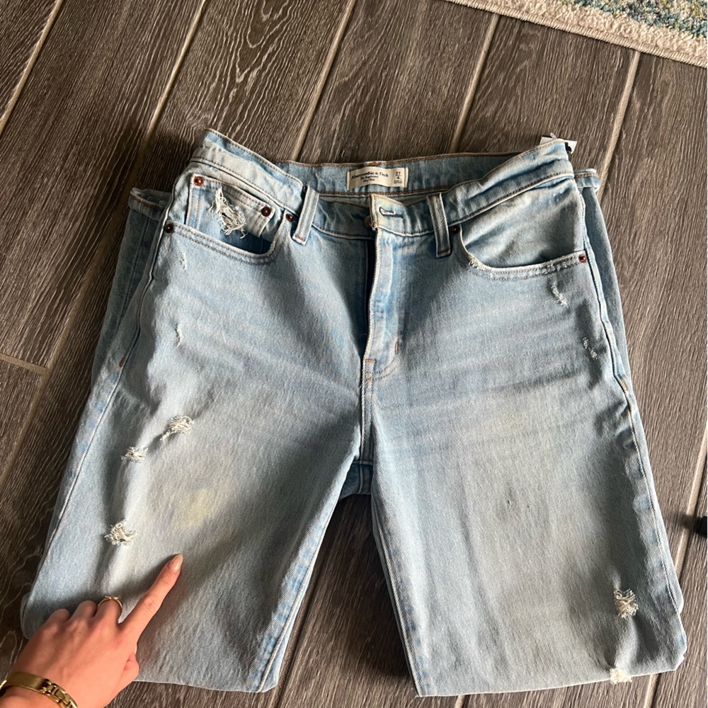 A&F Boyfriend mid rise jeans - Picture 11 of 12